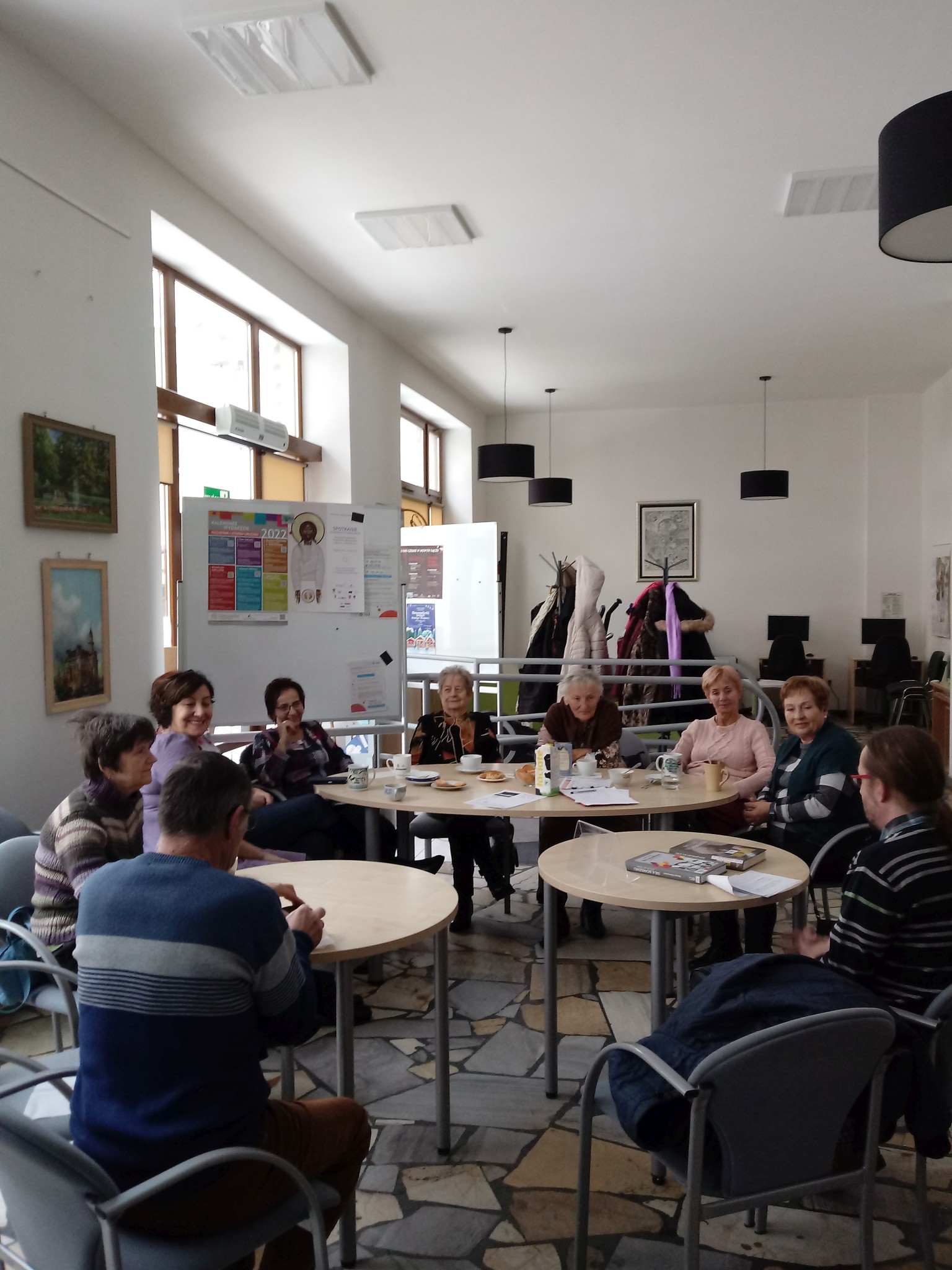 Sroda-z-ksiazka_20221214_2